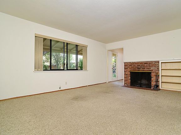 5th image of 1741 Daphne Ave