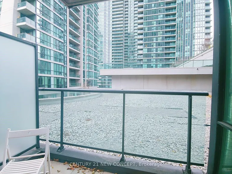 16 Yonge St W #318 — Photo 12