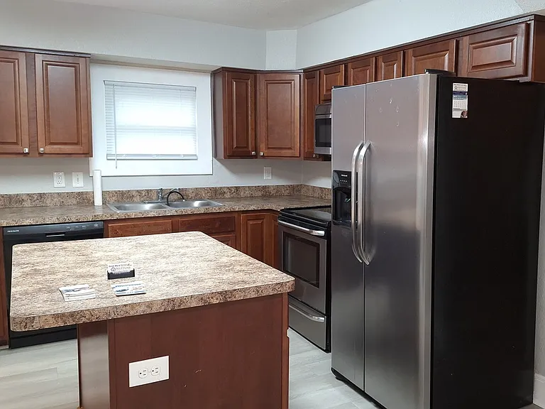 424 Middlesex St — Photo 14