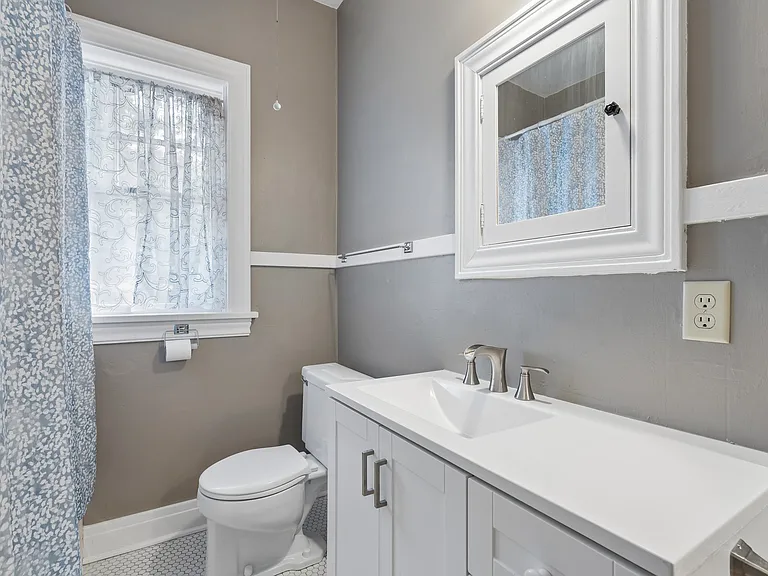 3421 N Dewey Ave — Photo 24