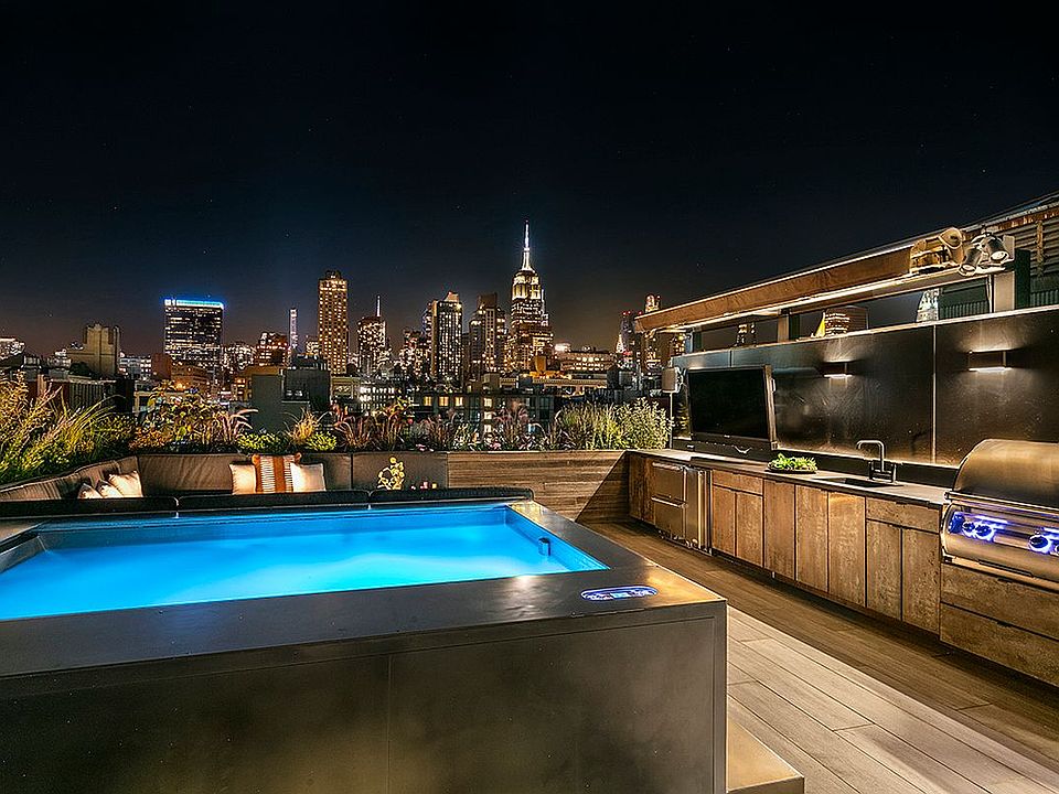 1st image of 138 W 17th St Unit Penthouse