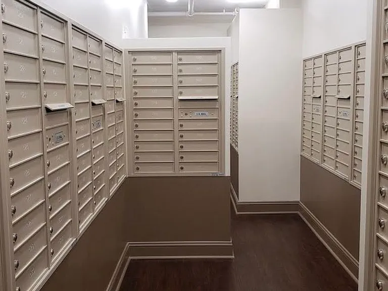 1324 Locust St — Photo 4