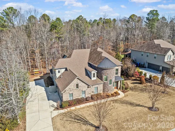 140 Bells Crossing Dr, Mooresville, NC 28117
