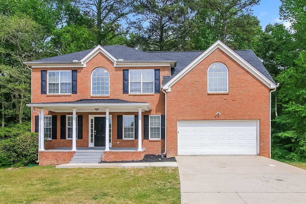 4 bed, 2.5 bath, 2282 sqft, $3,400 — Photo 1
