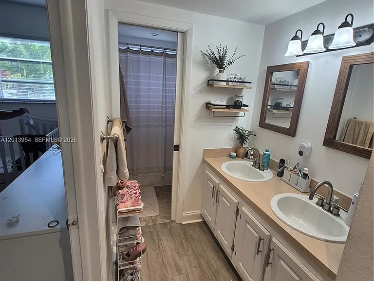 1975 NE 135th St #2H — Photo 11