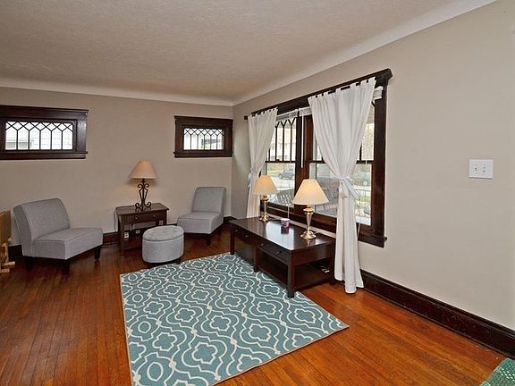 4th image of 2048 Elbur Ave