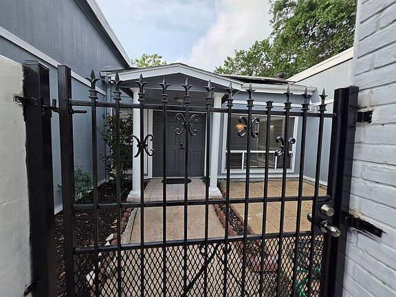 4th image of 13906 Ella Lee Ln