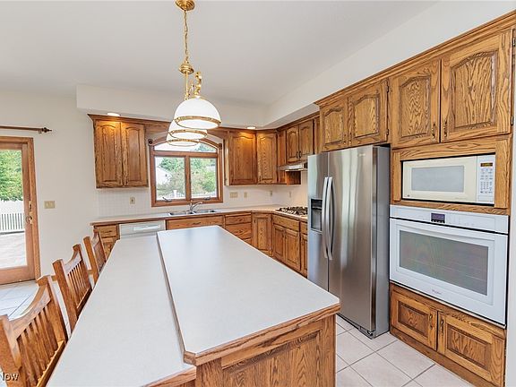 5th image of 4870 Valleybrook Dr