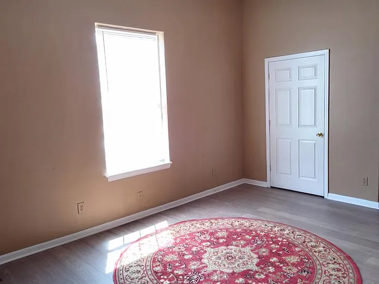 535 E Kentucky St #1F — Photo 6