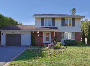 22 Lavina Cres, Ottawa, ON K2H 7P2