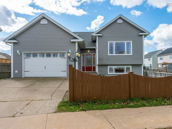 14 Marshall St, Dartmouth, NS B2X 0A8