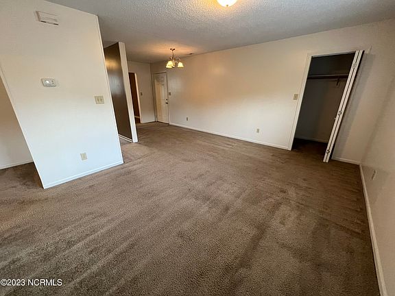 3rd image of 210 Cordell Cir