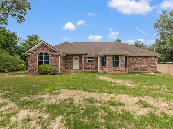 150 Country Pl, Normangee, TX 77871