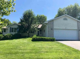 3845 E Whippoorwill Ln, Byron, IL 61010