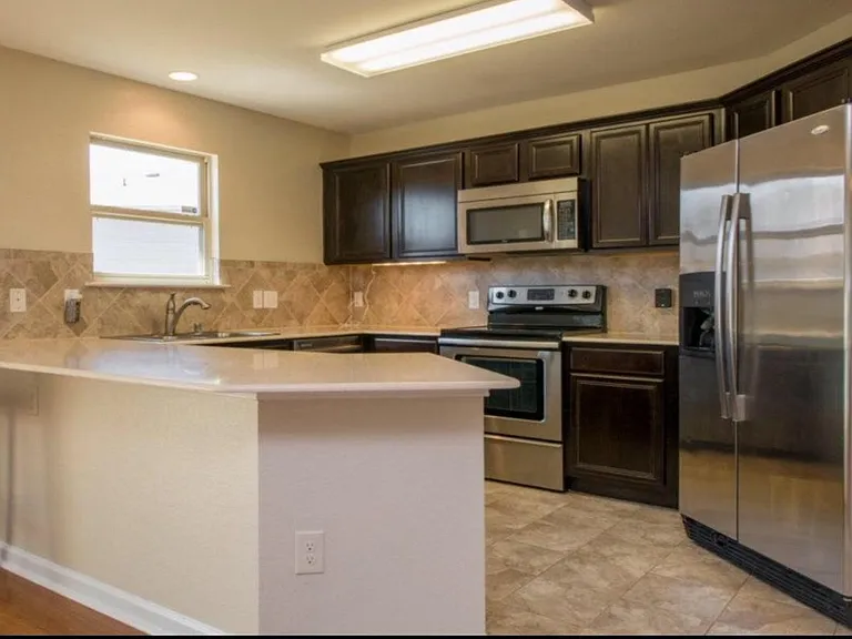 1813 Lynnwood Hills Dr — Photo 8