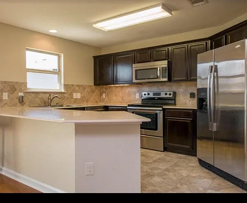 1813 Lynnwood Hills Dr Photo 1