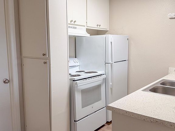4th image of 4138 50th St APT 7