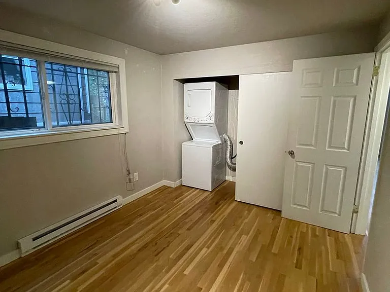 744 Belmont Pl E — Photo 8
