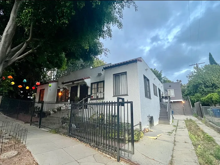 1/2 Manzanita St — Photo 6