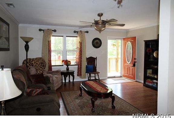 5th image of 126 N Harbor Dr