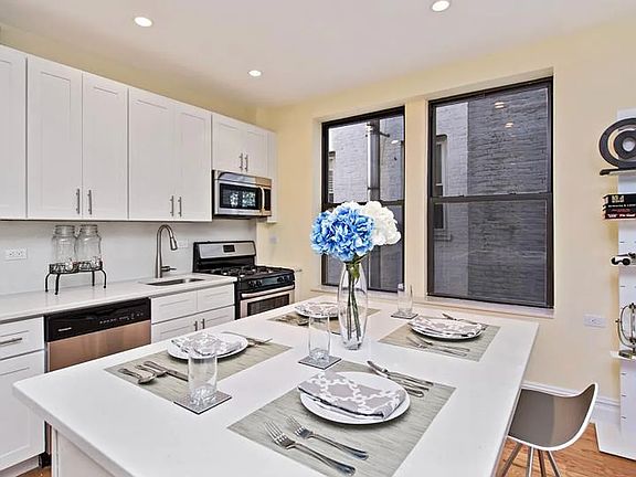 4th image of 750 Riverside Dr APT 2D