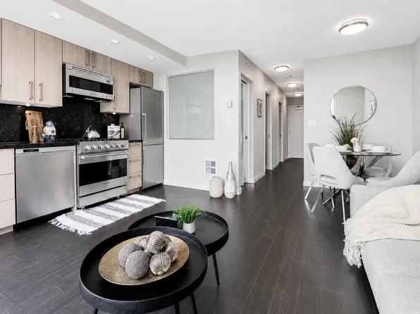 168 W 1st Ave #809, Vancouver, BC V5Y 0H6