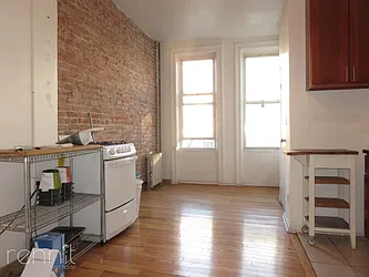 Rented by Rennit Inc.