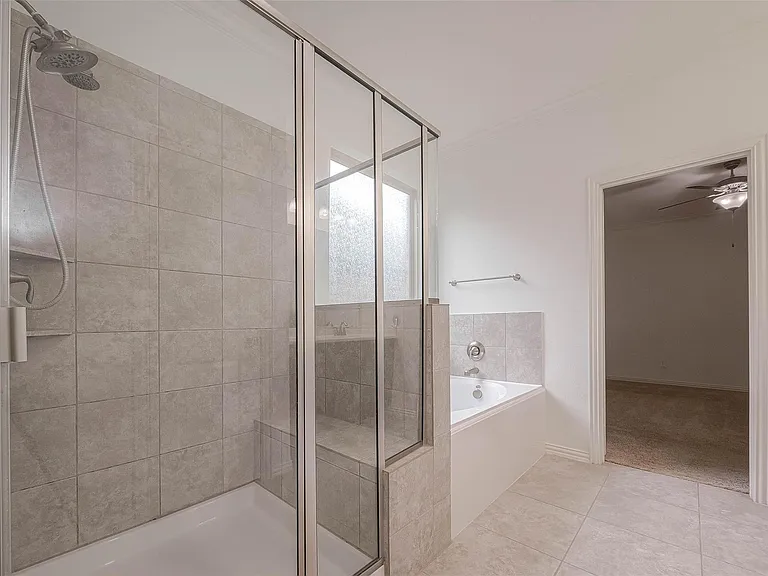 2261 Oak Circle Dr N — Photo 30