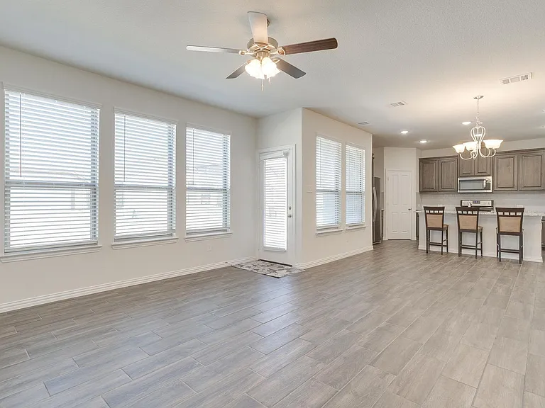 6721 Farsight Dr — Photo 12