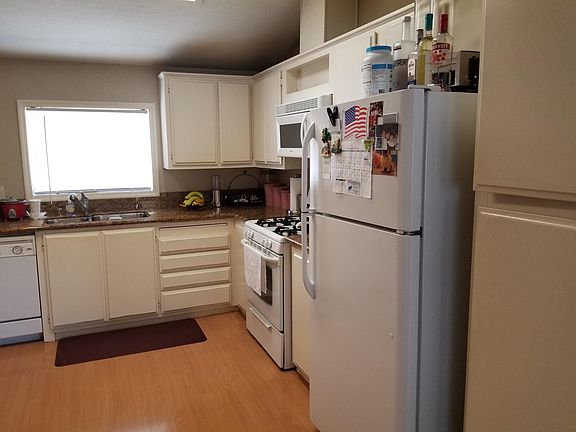 5th image of 14955 Avenida Venusto Unit 42