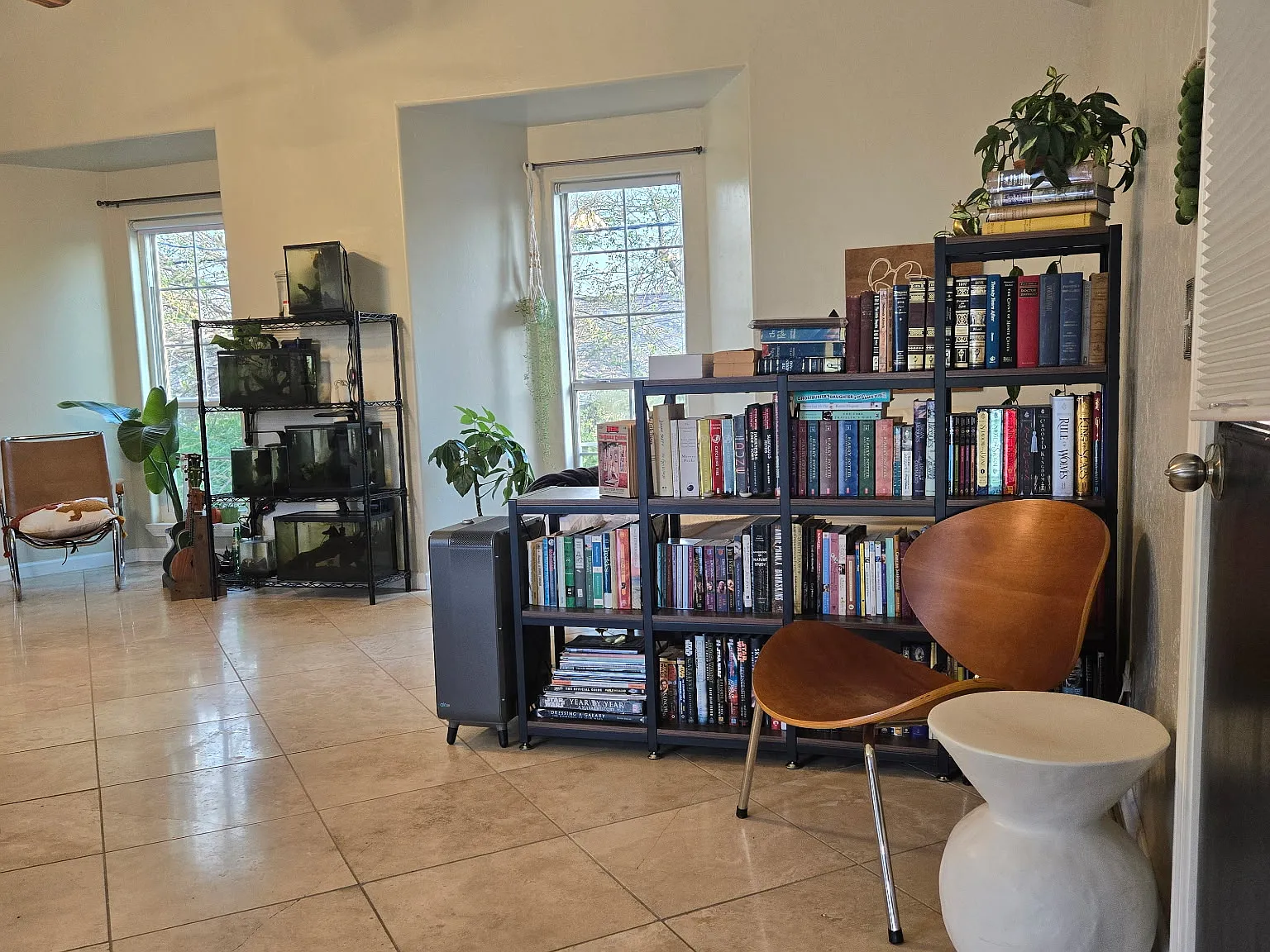 Studio, 700 sqft, $1,050 — Photo 1