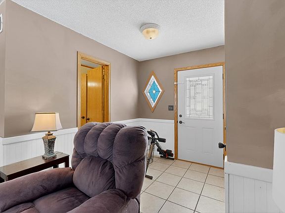4th image of 204 6th St SW