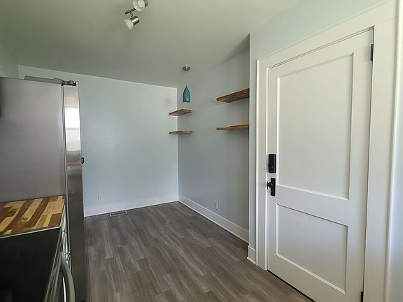 2nd image of 1001 N Main St #1001
