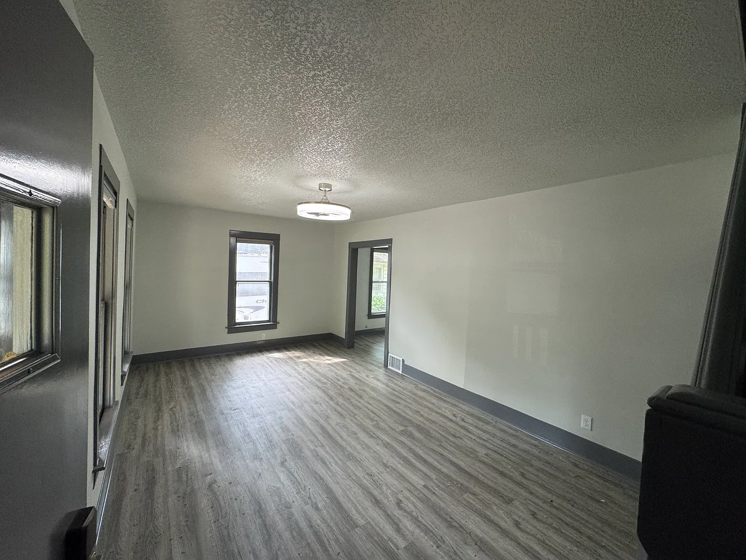 637 NE Sumner — Photo 3