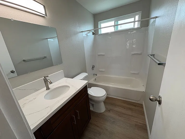 4216 Euclid Ave #7 — Photo 15