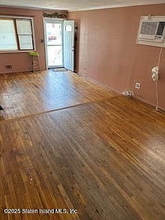 3rd image of 61 Cranford St