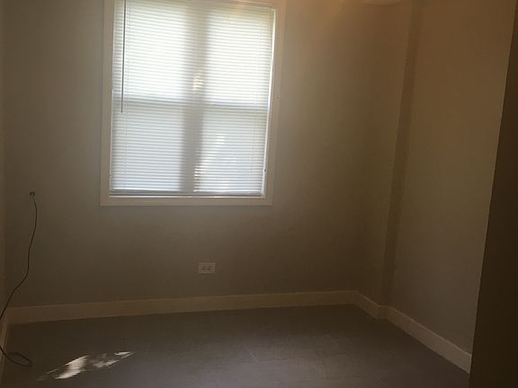 5th image of 4023 W Carroll Ave #1