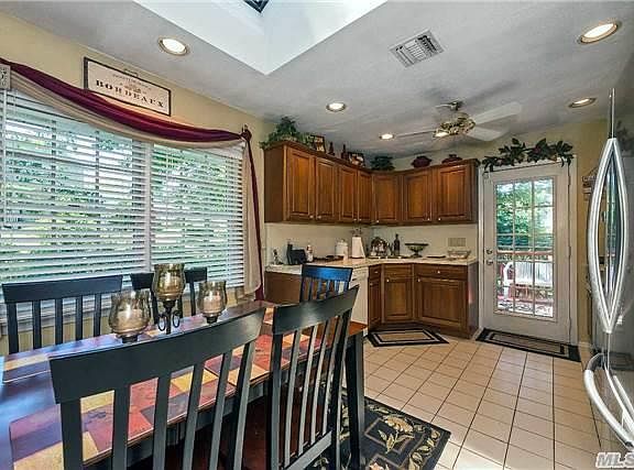 5th image of 6 Ravenwood Dr