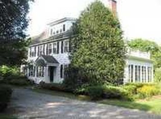 9 S Ocean Ave, Sayville, NY 11705