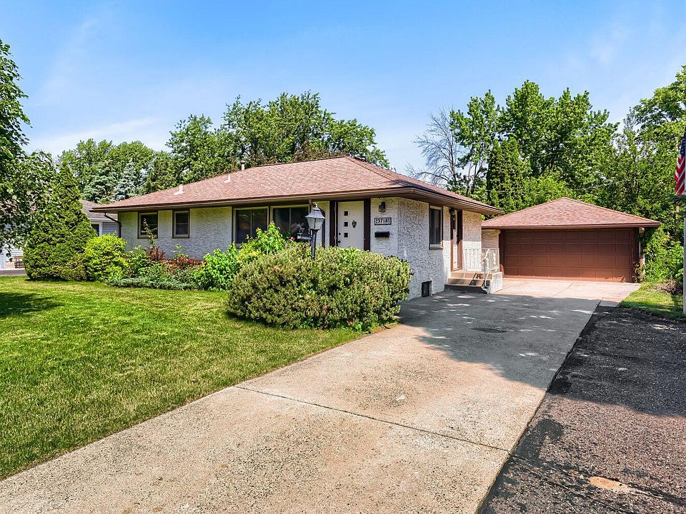 1st image of 3718 Commodore Dr