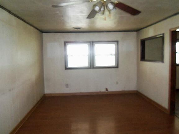 5th image of 735 Kentland Ave