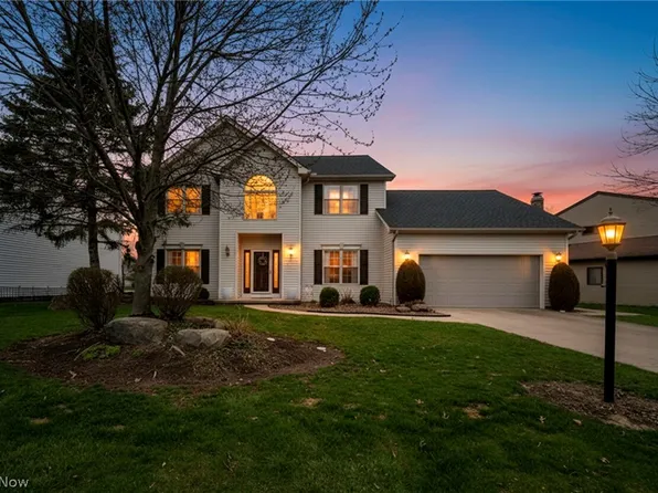 17200 Greenwood Dr, Strongsville, OH 44136