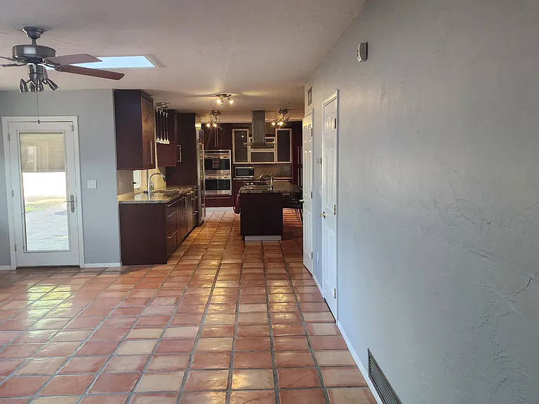 7911 E Birwood Rd — Photo 11