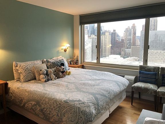 5th image of 130 W 67th St APT 25E
