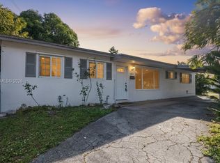 601 SW 64th Pkwy, Hollywood, FL 33023