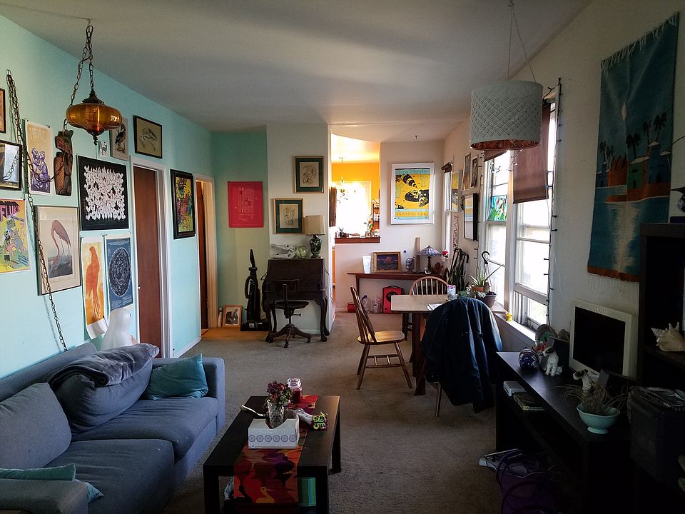 2nd fl livr m/dn rm