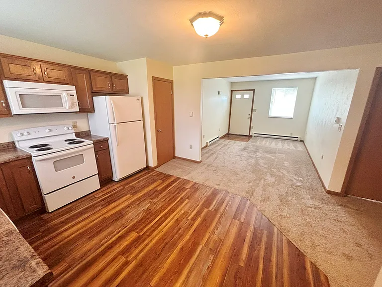 126 N 7th St — Photo 3