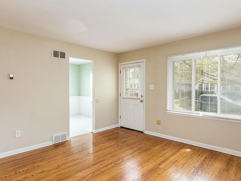 2073 Garfield St — Photo 12