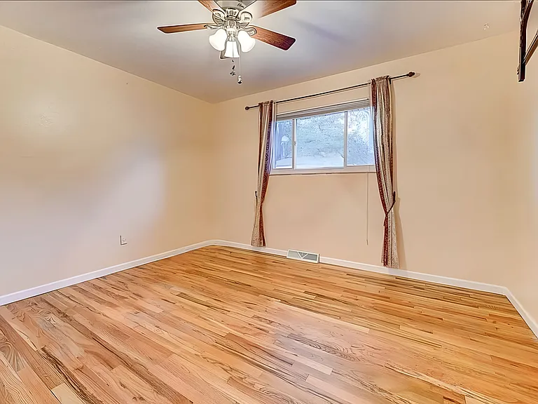 34 N Garland Ave — Photo 19