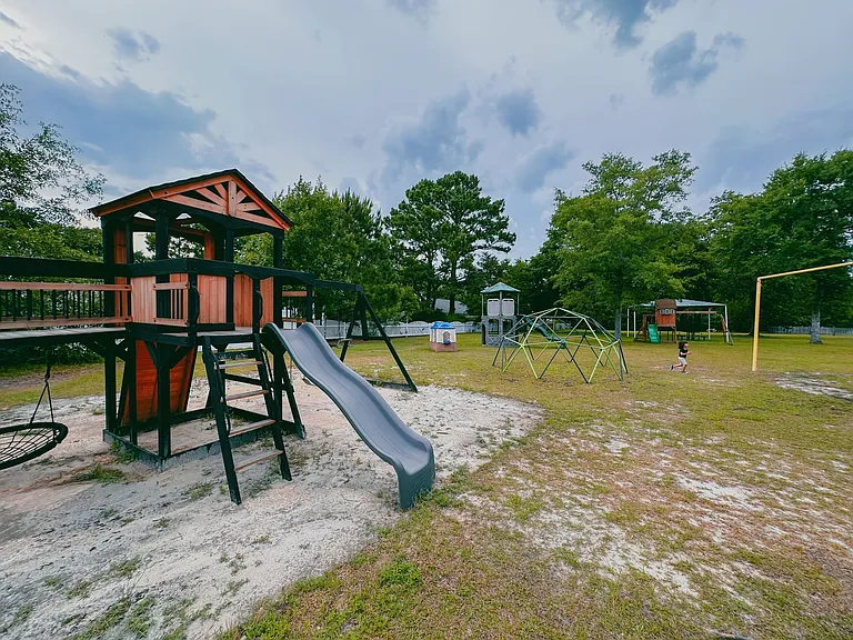 1010 Meridian Dr — Photo 38